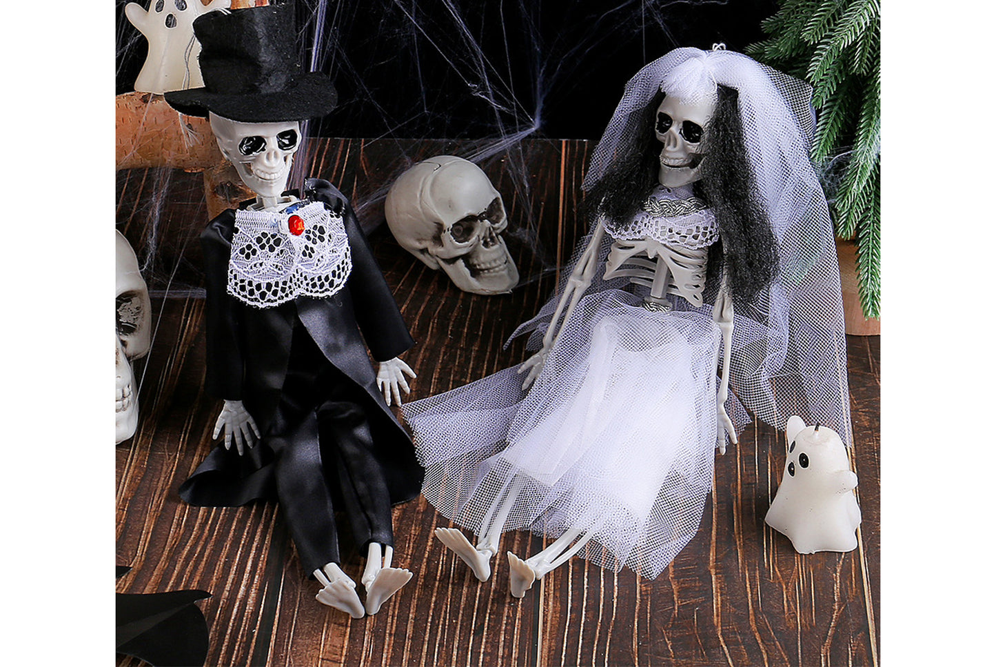 **Haunted House Halloween Skeleton Bride and Groom Hanging Ornament**