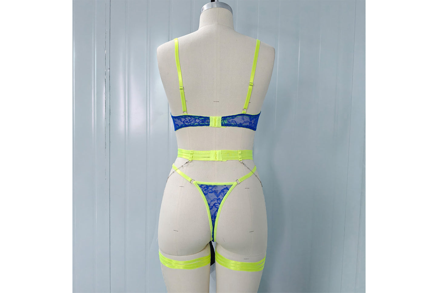 Sexy Lace Strapless Chain Bra Set