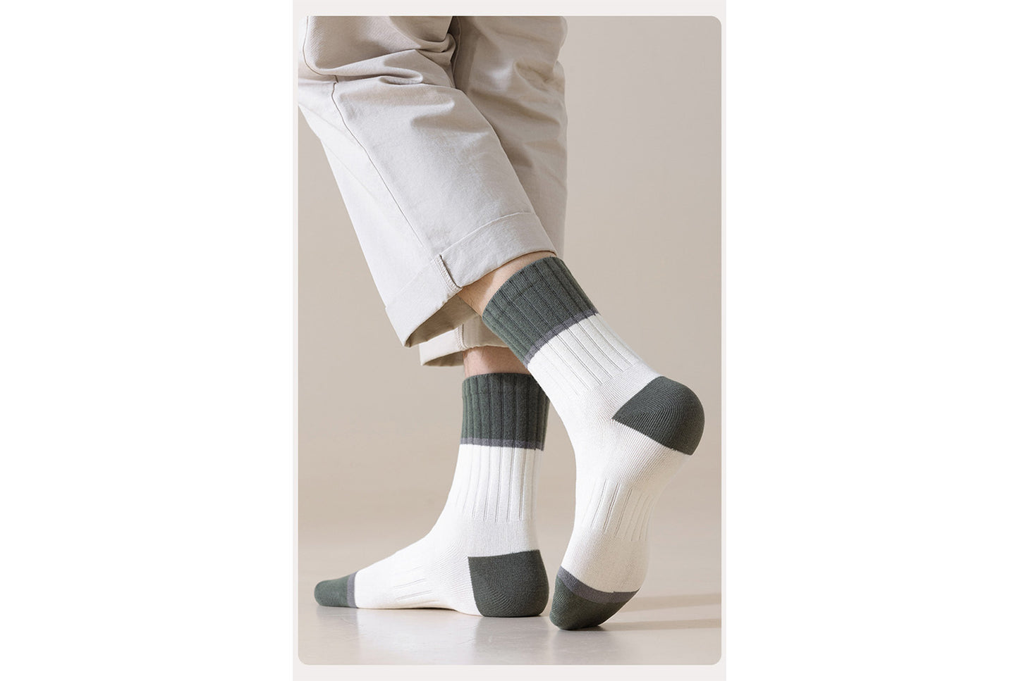 Color-Blocked Mid-Calf Sports Socks