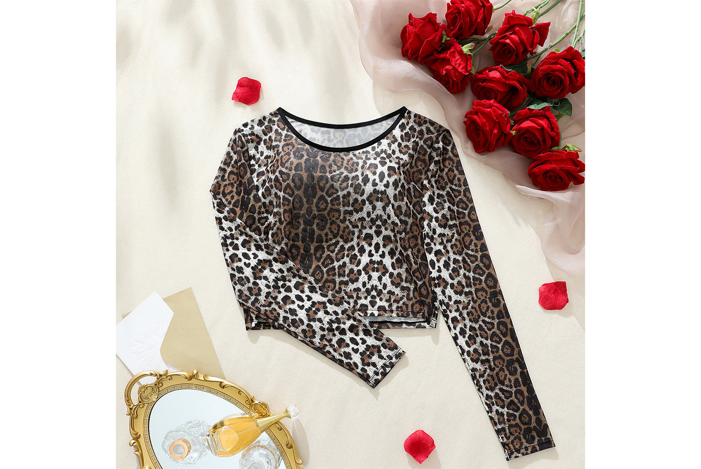 **Fashionable Leopard Print Long-Sleeved T-Shirt