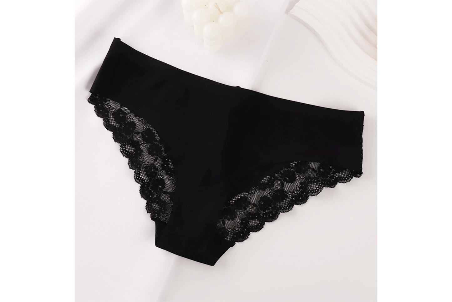 **Sexy Lace Breathable Women's Briefs**