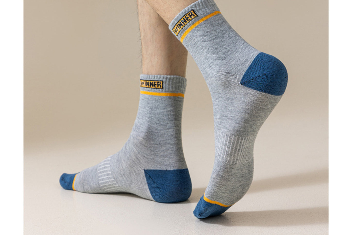 Men's Solid Color Letter Mid-Calf Sports Socks