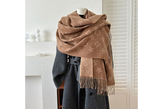 **Double-Sided Jacquard Tassel Scarf - Winter Warmth and Shawl Function**
