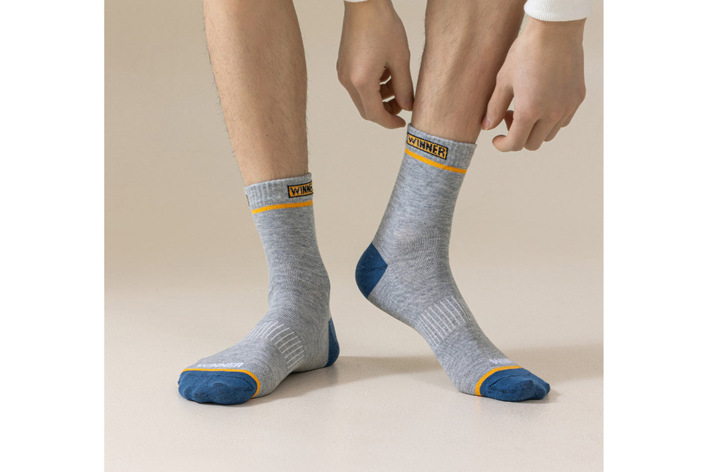 Men's Solid Color Letter Mid-Calf Sports Socks