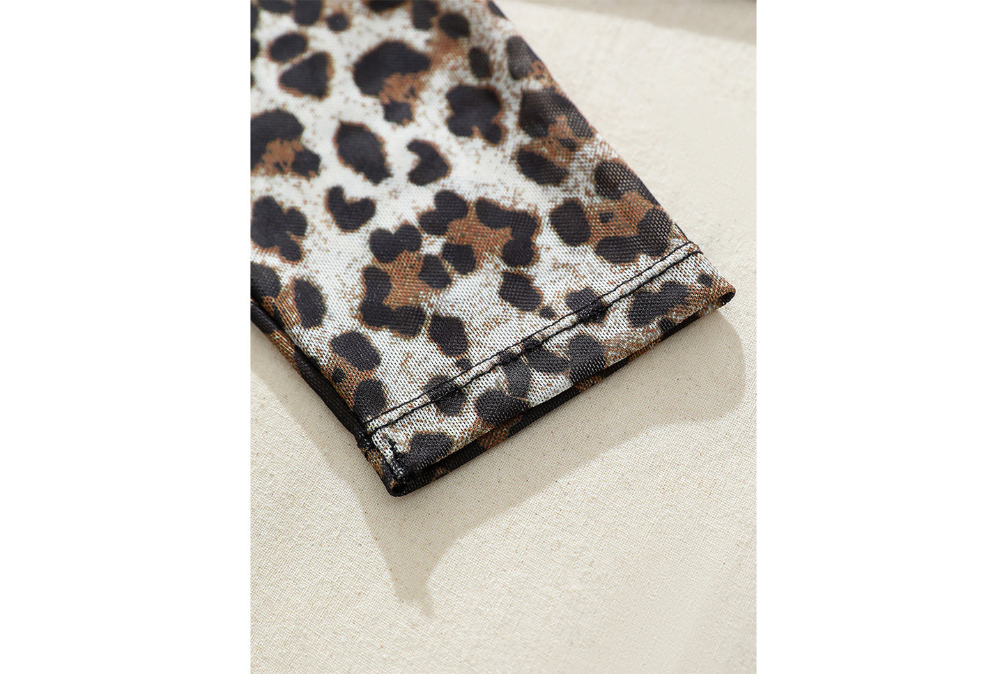 **Fashionable Leopard Print Long-Sleeved T-Shirt