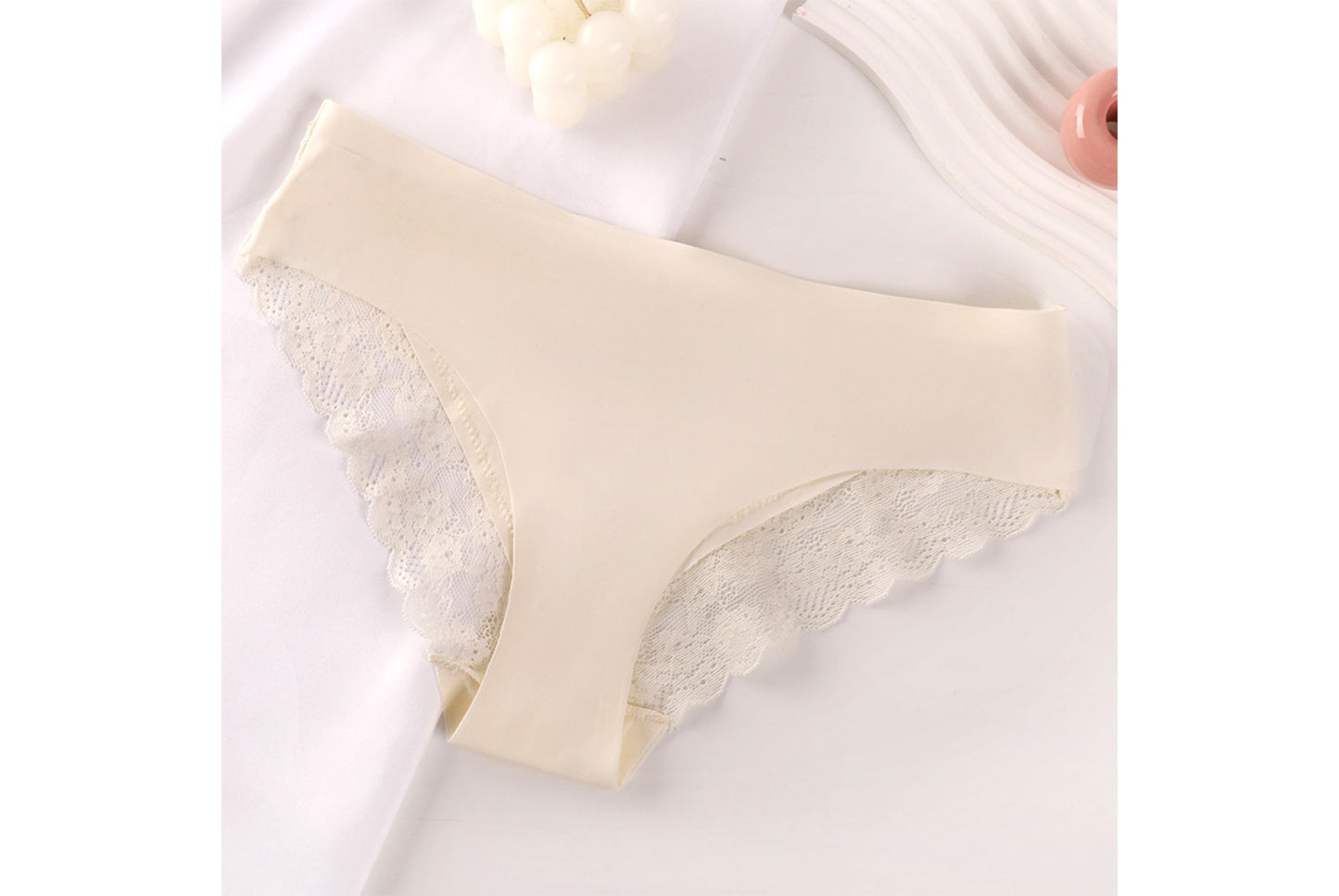 **Sexy Lace Breathable Women's Briefs**