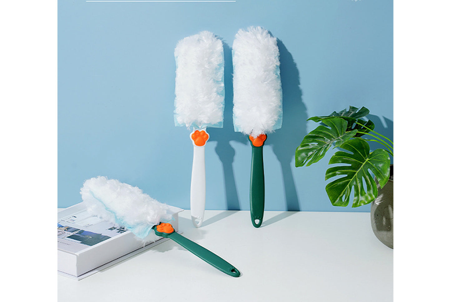 Household electrostatic duster