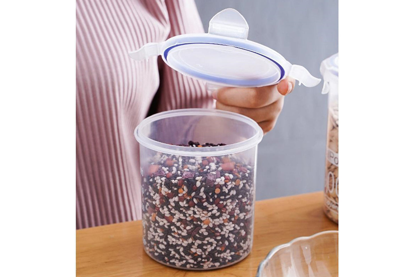 Sealed storage can set