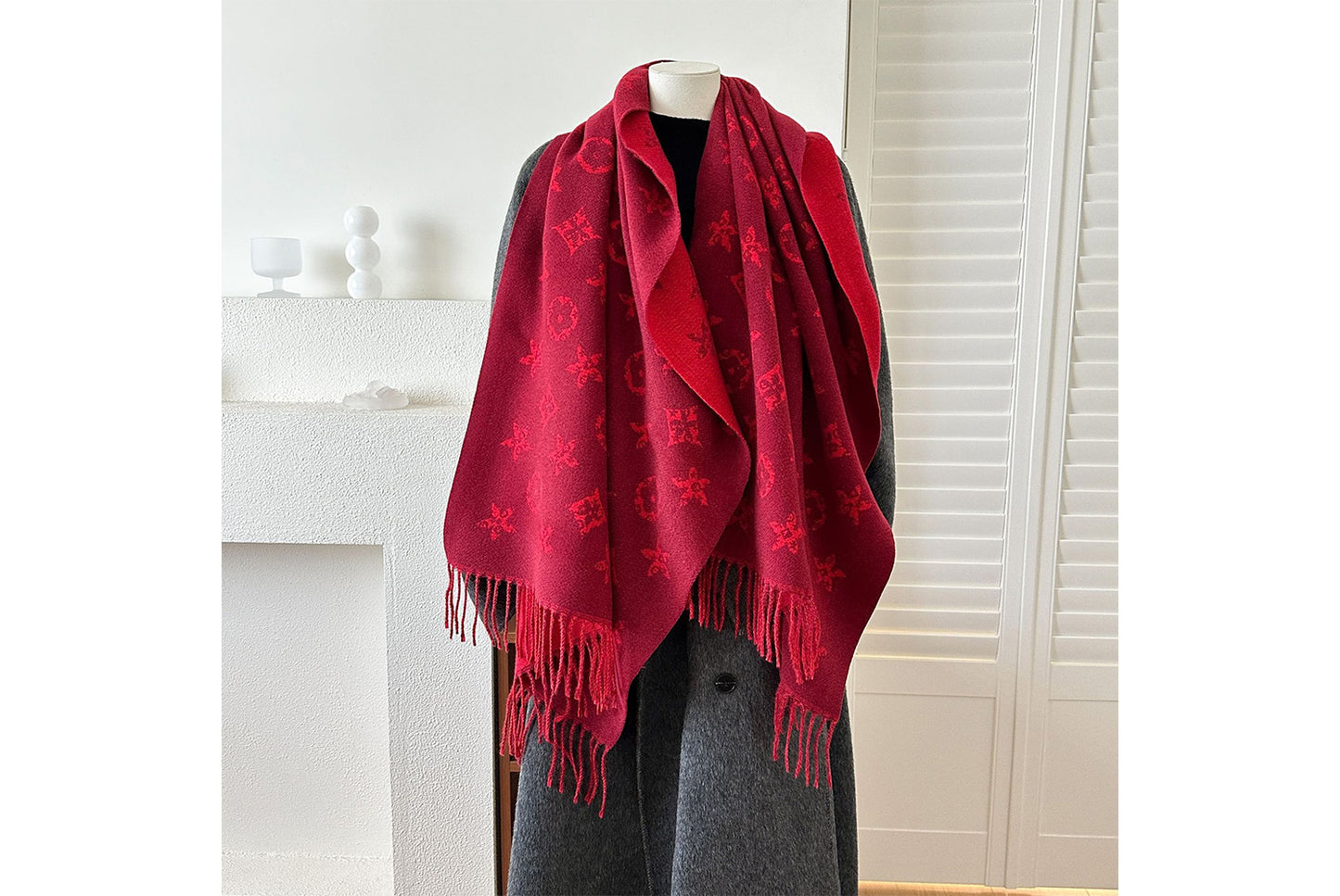 **Double-Sided Jacquard Tassel Scarf - Winter Warmth and Shawl Function**