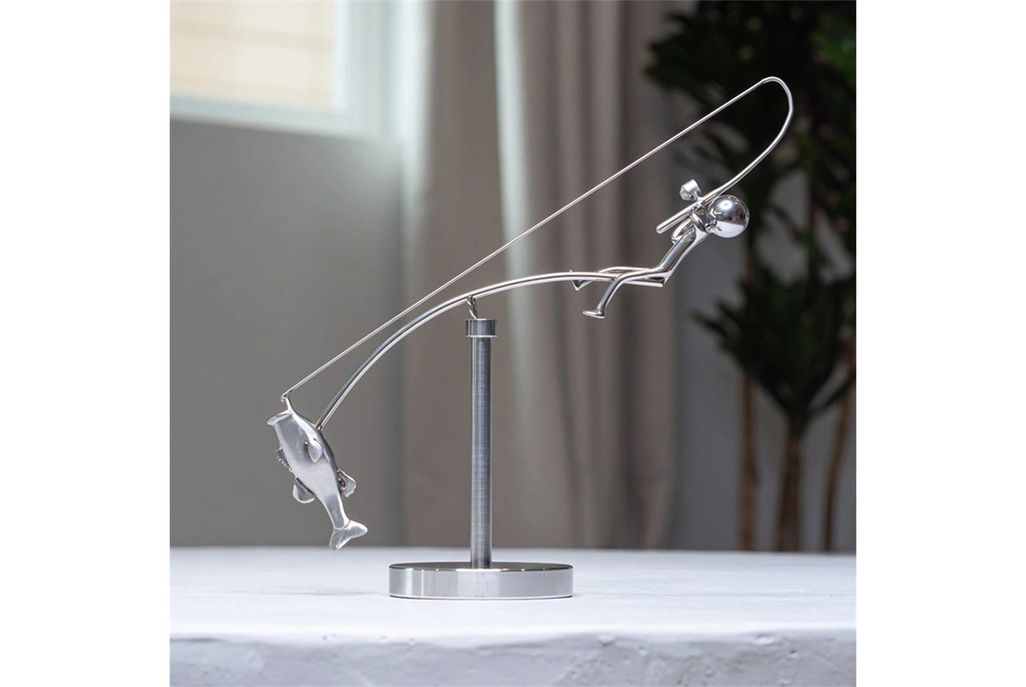 **Fisherman Balancing Sculpture | Creative Alloy Ornament**