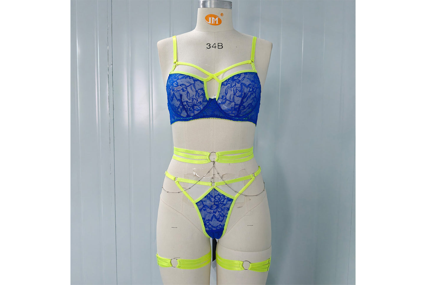 Sexy Lace Strapless Chain Bra Set