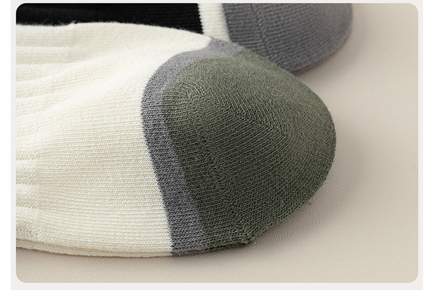 Color-Blocked Mid-Calf Sports Socks