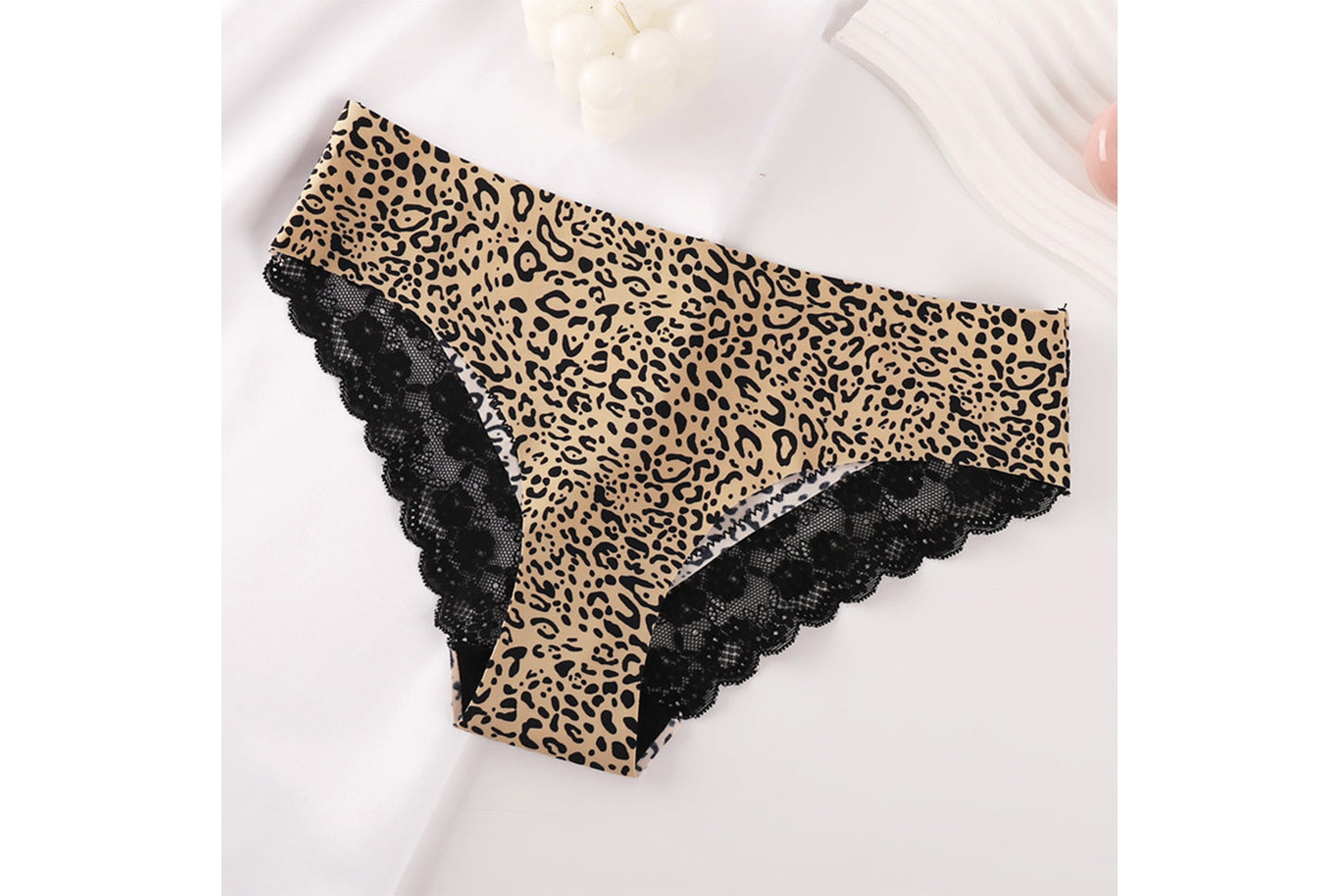 **Sexy Lace Breathable Women's Briefs**