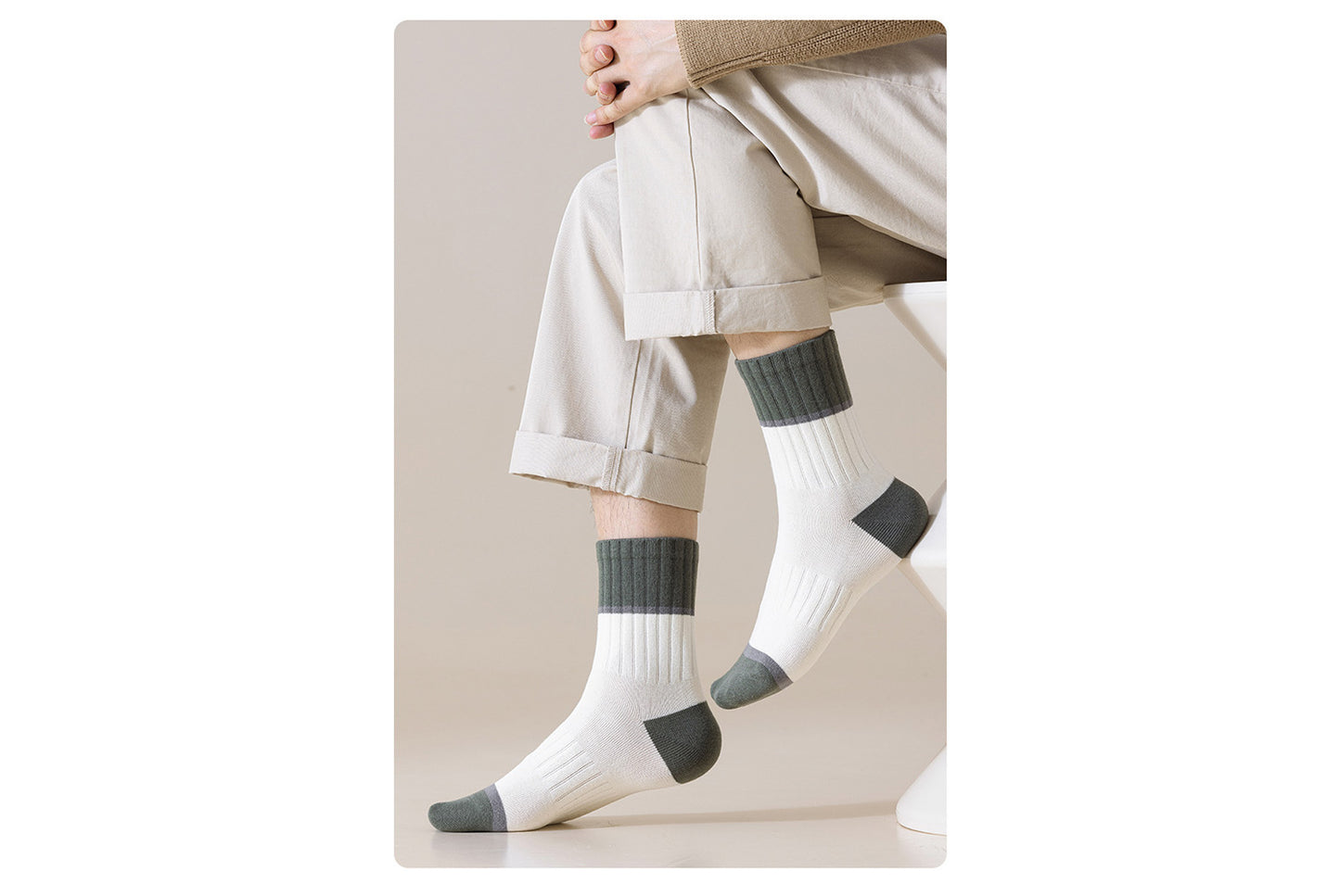 Color-Blocked Mid-Calf Sports Socks