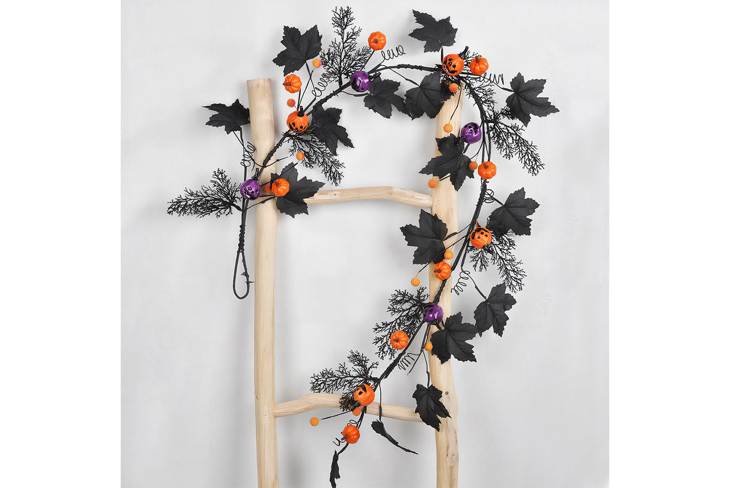 **Simulated Maple Leaf Vines Decoration