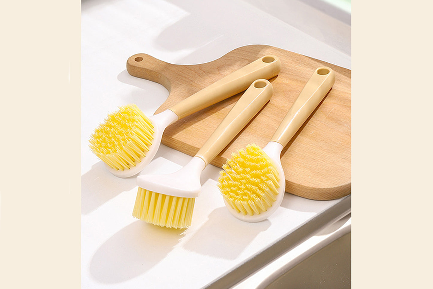 Non-stick dishwashing artifact