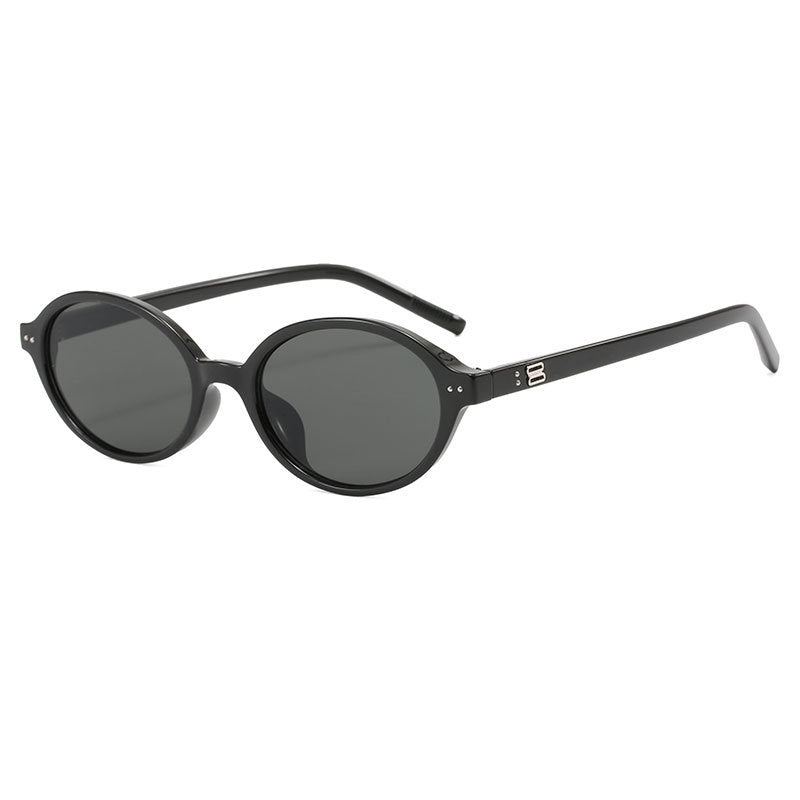 **Women's Brown Oval Frame Sunglasses with UV Protection**