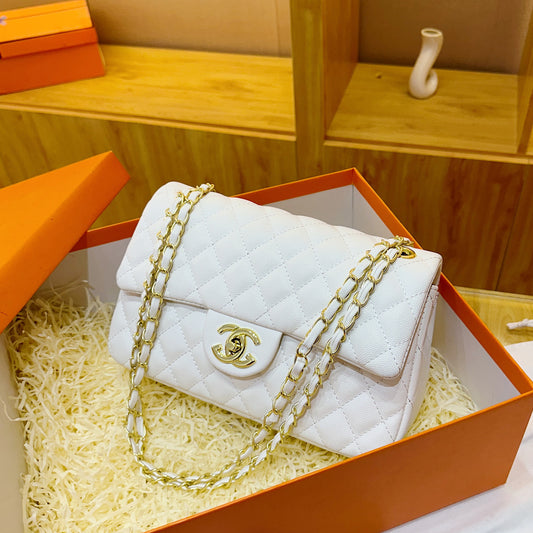 **Stylish and High-Quality Crossbody Bag for Commuters*