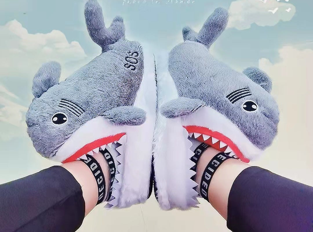 Three-dimensional shark slippers