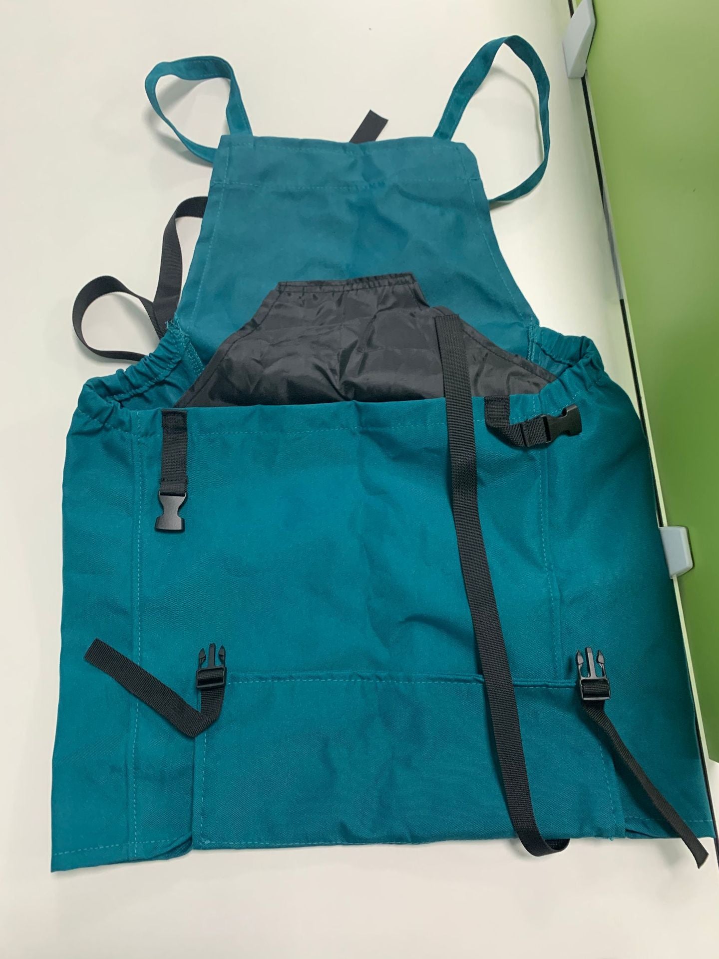 # Multifunctional Outdoor Harvesting Apron