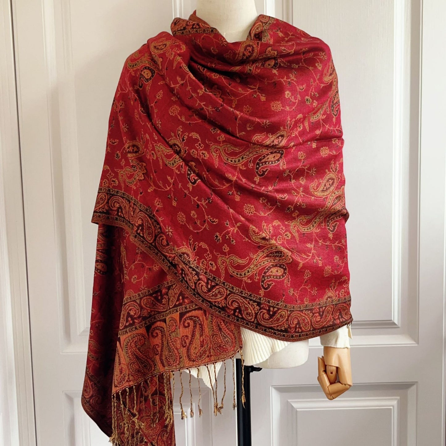 Travel wear  Women's scarf