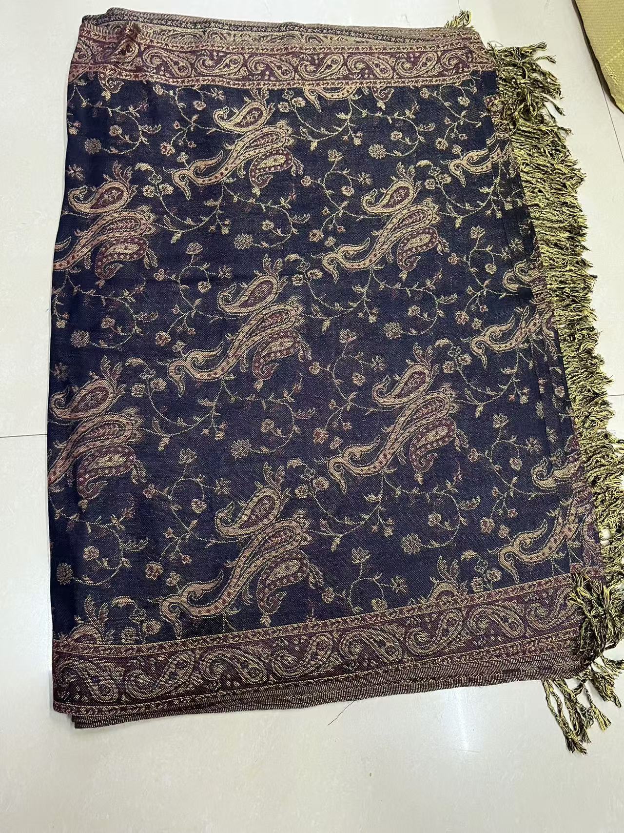 Travel wear  Women's scarf